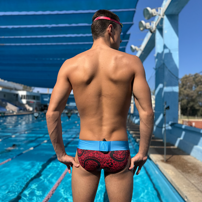 Revolutionize Your Swim. The First Al Biomechanical Sensor and Swimming Technique Coach